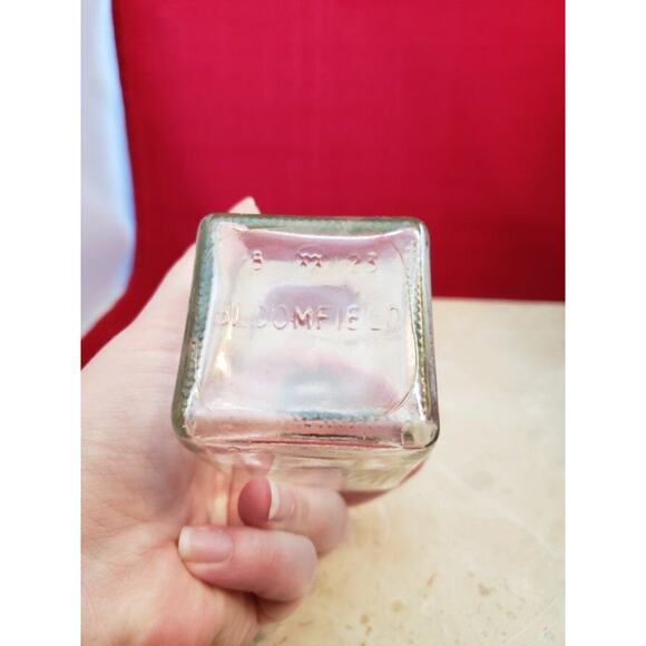 Vintage Oil/Vinegar Bottle - Square Shape Metal Top - Made by Bloomfield - Picture 2 of 4